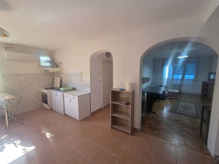 Apartament cu 2 camere decomandat în Spitalul Județean