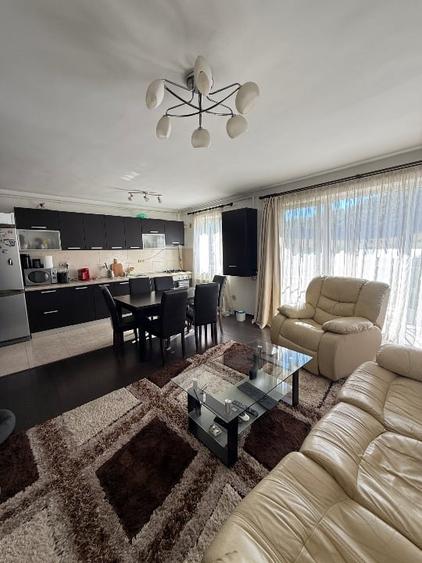 Apartament cu 2 camere semidecomandat, mobilat în Florești