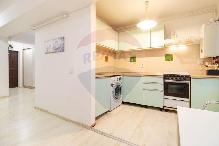 Apartament cu 2 camere semidecomandat, mobilat în Văcăresti