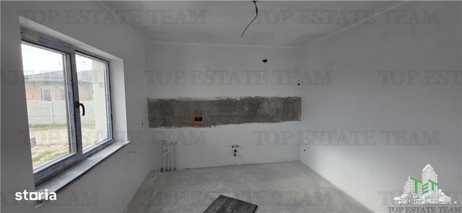 Casă cu 3 camere în Domnești