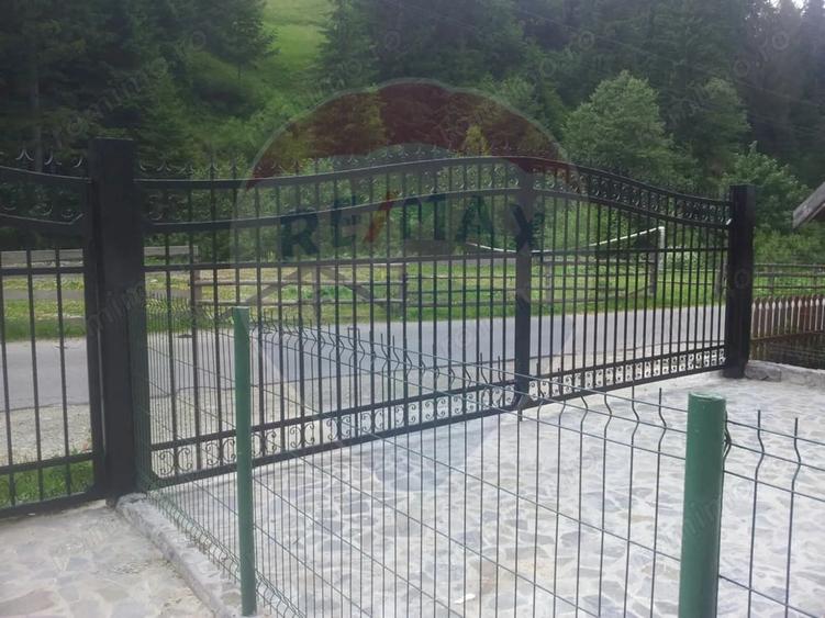 Casă cu Teren 2140 Mp în Moieciu