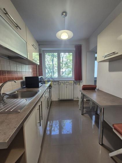 Apartament cu 2 camere semidecomandat, mobilat în Dristor