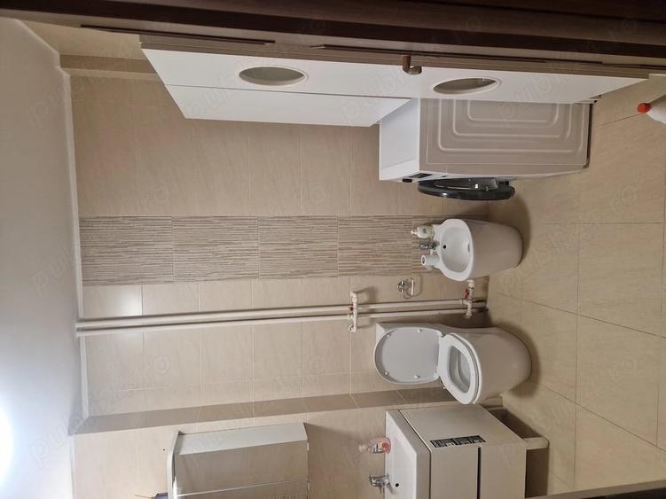 Apartament cu 3 camere decomandat în Exterior Vest