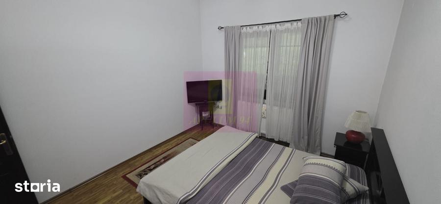 Casă cu 5 camere cu Teren 500 Mp în Central