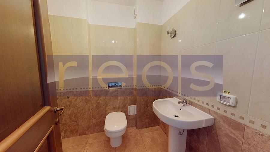 Apartament cu 4 camere decomandat în Beller