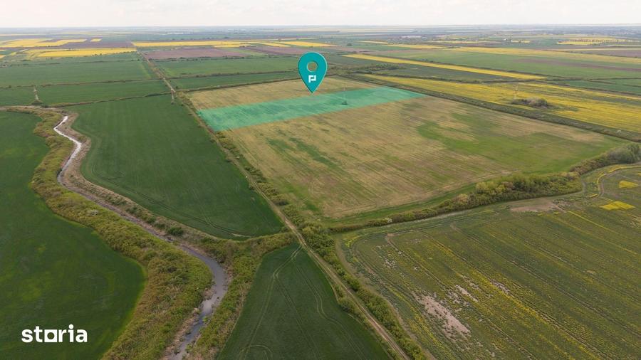 Teren de 44700 mp, în Vest