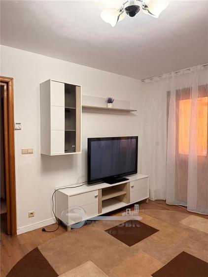 Apartament cu 2 camere decomandat în Podu Roș