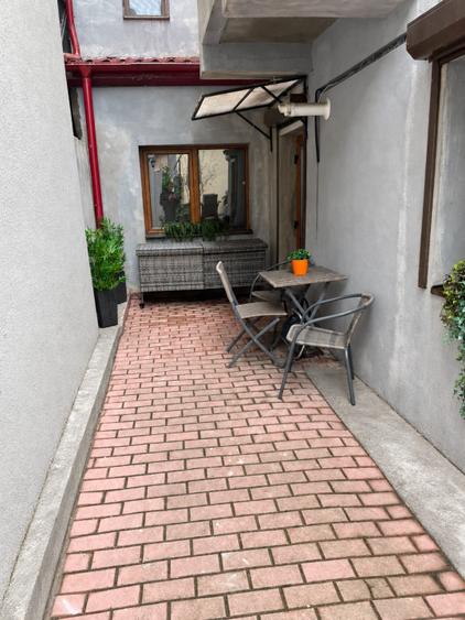 Apartament cu 3 camere decomandat, mobilat în Domenii