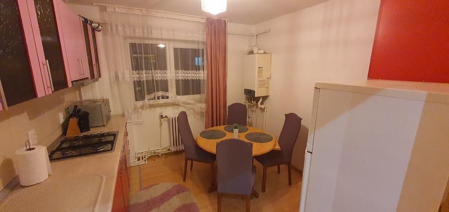 Apartament cu 3 camere decomandat în Paltin