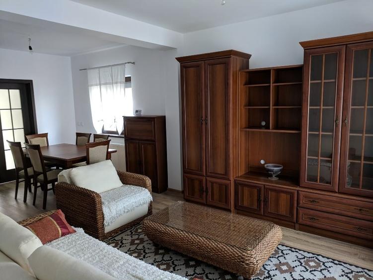 Duplex cu 4 camere cu Teren 150 Mp în Bucium