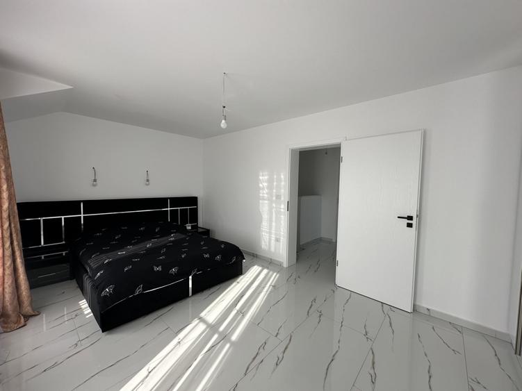 Duplex cu 3 camere cu Teren 305 Mp în Moșnița Veche