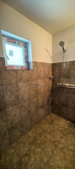 Casă individuală cu 3 camere cu Canalizare în Central
