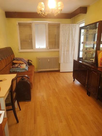 Persoana fizica vand apartament 2camere,parter - 3