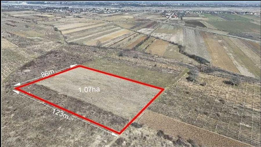 Teren de 21400 mp, în Bolotești