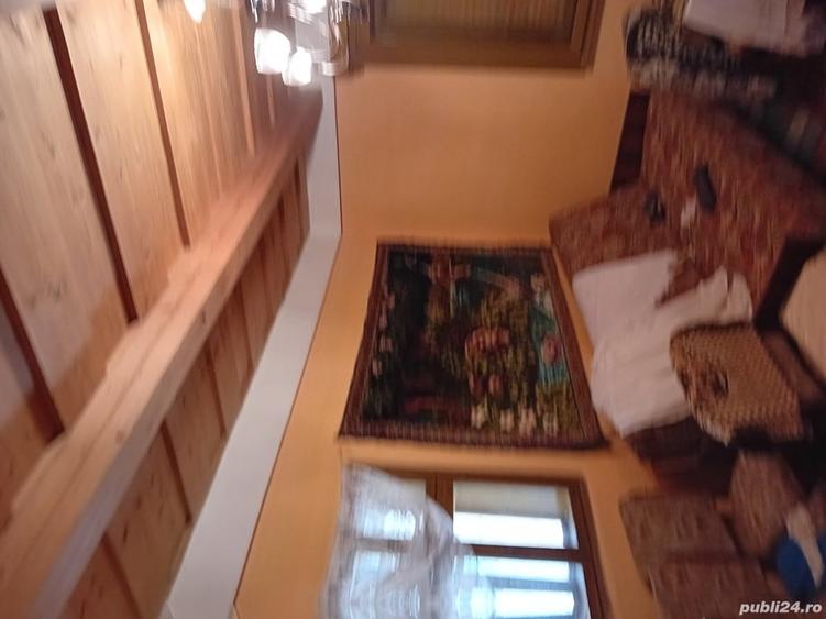 Casă cu 5 camere cu Teren 5000 Mp în Cărăsău