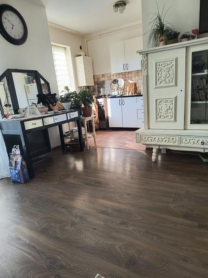 Apartament cu 2 camere semidecomandat în Florești