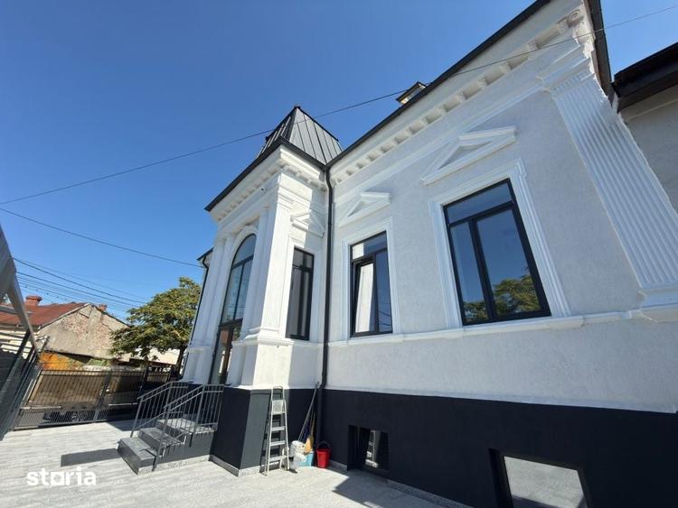 Casă cu 9 camere cu Teren 232 Mp în Ana Ipătescu