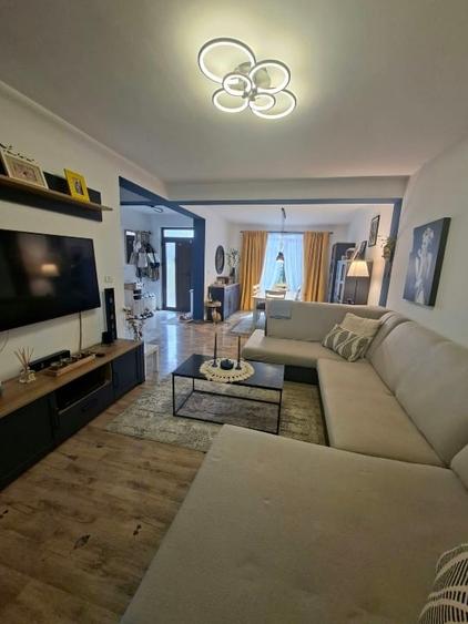 Duplex cu 4 camere cu Canalizare în Giroc