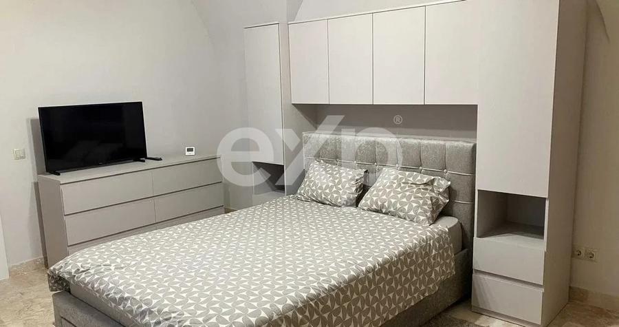 Apartament cu 2 camere semidecomandat, mobilat în Central