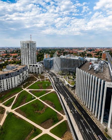 Apartament cu 3 camere semidecomandat în Badea Cârțan
