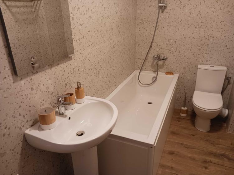 Apartament cu 2 camere decomandat în Florești