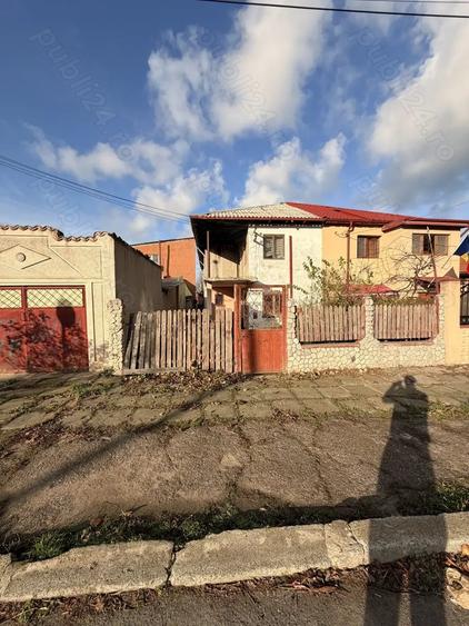 Casă cu 5 camere cu Teren 299 Mp în Central