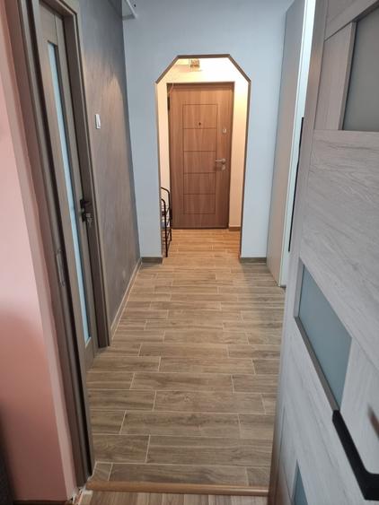 Apartament cu 3 camere decomandat în Metalurgie