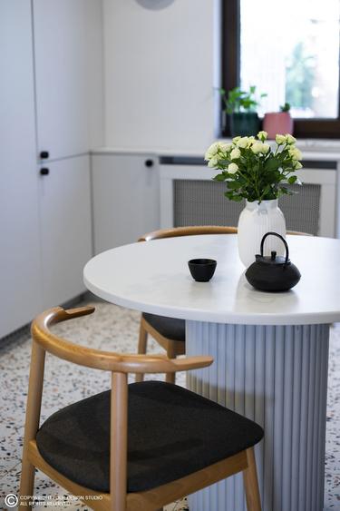 Apartament cu 3 camere semidecomandat în Cug