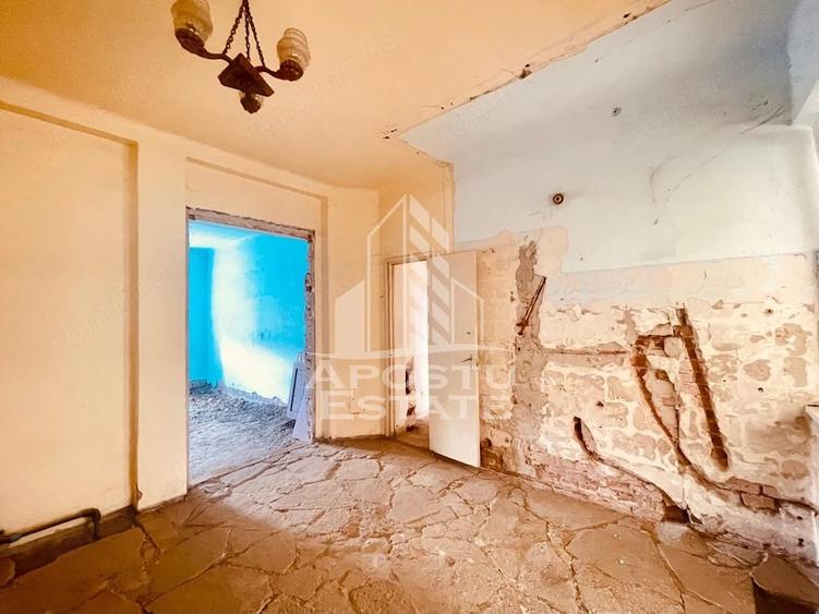 Casă cu Teren 378 Mp în Funcționarilor
