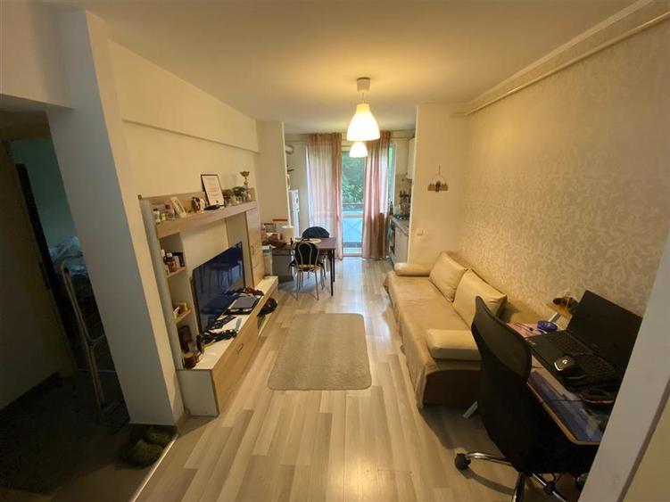 Apartament cu 2 camere decomandat, mobilat în Podu Roș