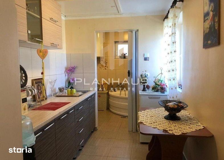 Casă cu 3 camere cu Teren 2700 Mp în Băsești