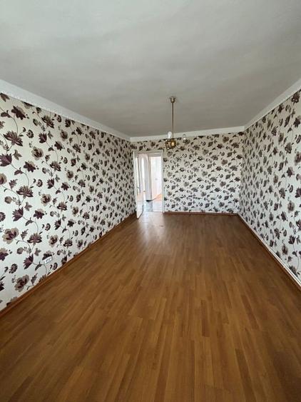 Apartament cu 3 camere decomandat în Alexandru cel Bun