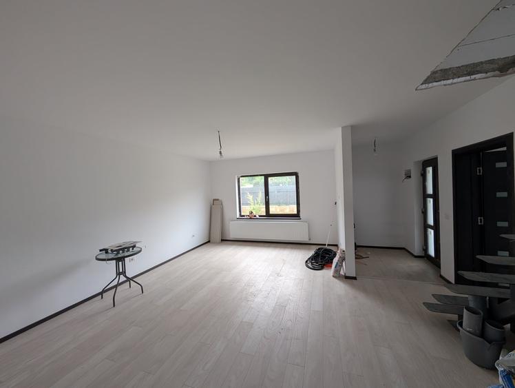 Casă individuală cu 3 camere cu Teren 390 Mp în Nord