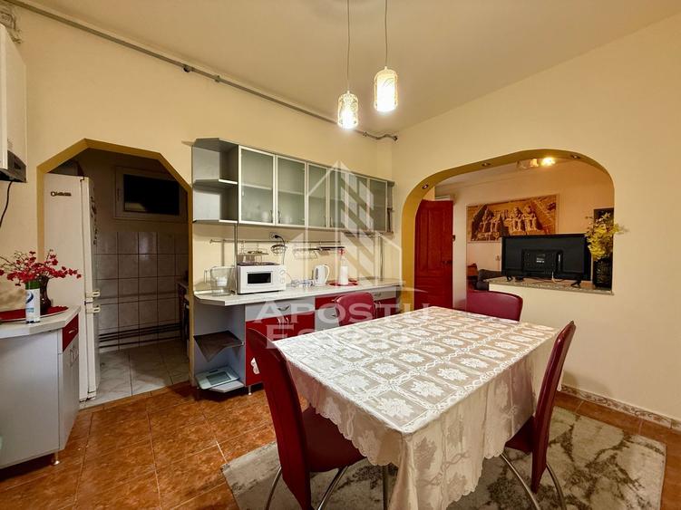 Apartament cu 2 camere semidecomandat, mobilat în Take Ionescu