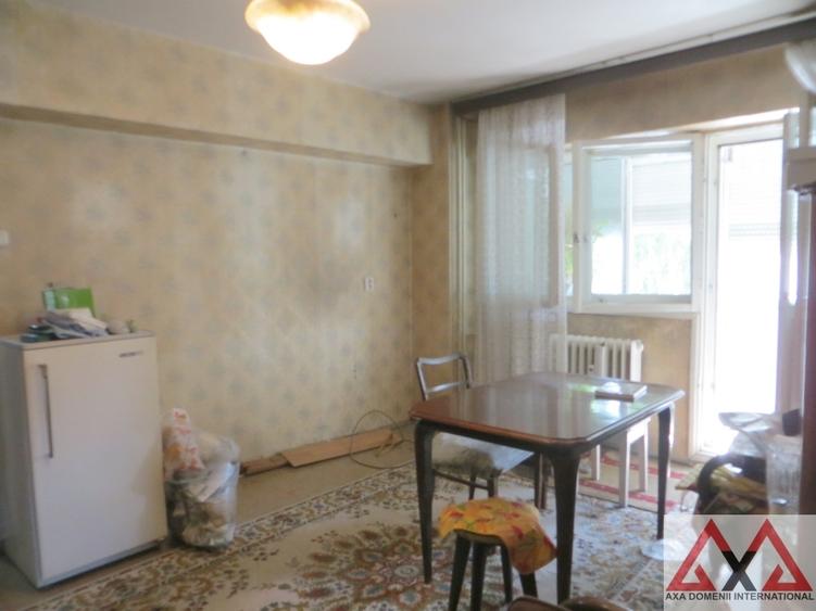 Apartament cu 2 camere semidecomandat în Turda