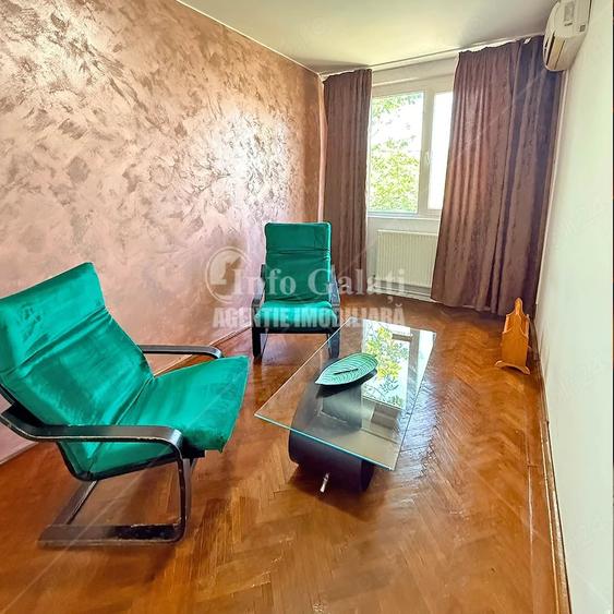 Apartament cu 3 camere semidecomandat în Central