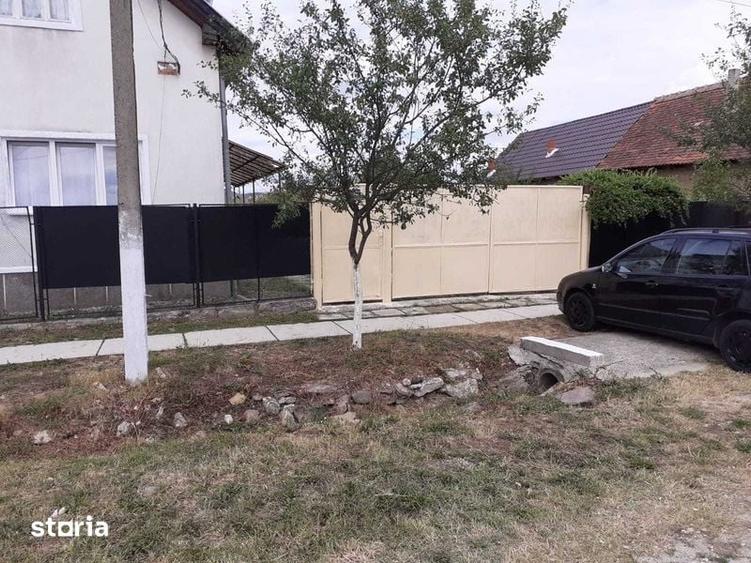 Casă cu 4 camere cu Teren 1800 Mp în Buteni