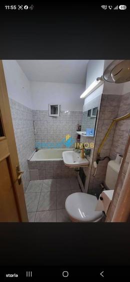 Apartament cu 3 camere semidecomandat în Milcov