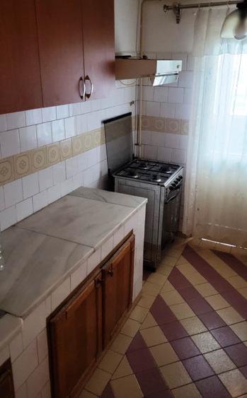 Apartament cu 3 camere semidecomandat în Unirii Nord