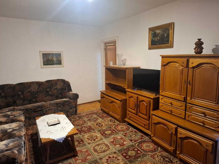 Apartament cu 2 camere decomandat în Podgoria
