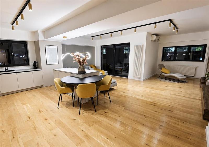 Apartament cu 3 camere decomandat în Pipera