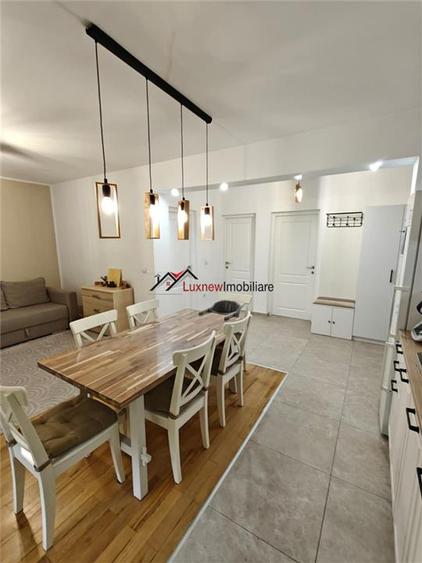 Apartament cu 3 camere semidecomandat, mobilat în Florești