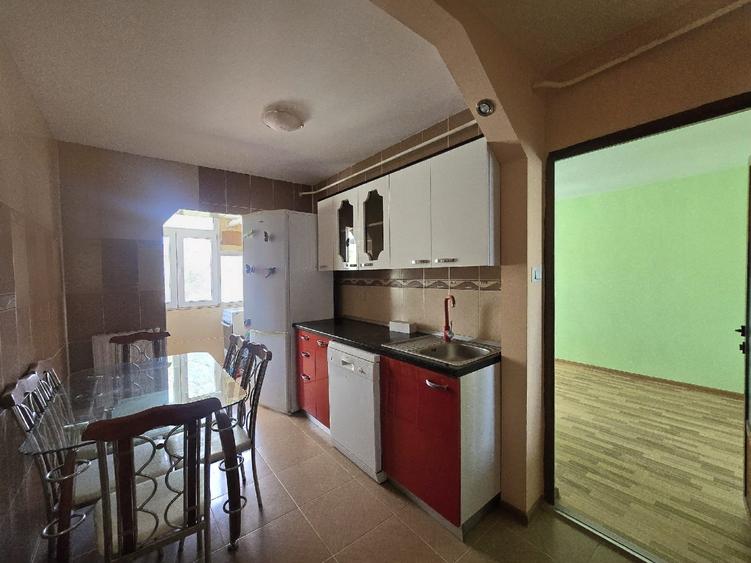 Apartament cu 3 camere decomandat în Vidin-Progresul