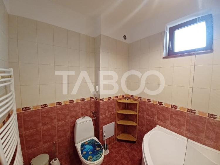 Apartament cu 3 camere decomandat, mobilat în Piața Cluj