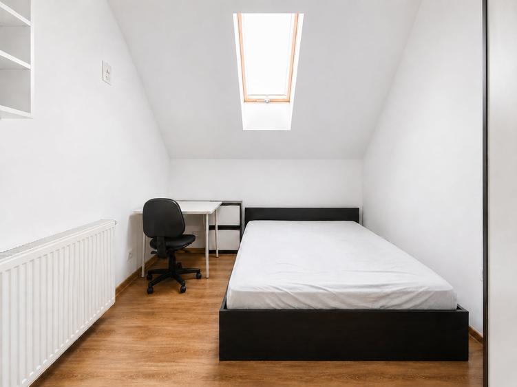Duplex cu 12 camere cu Canalizare în Moșnița Veche