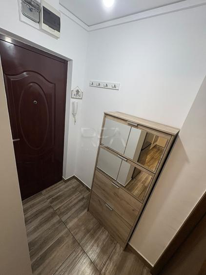 Apartament cu 2 camere semidecomandat, mobilat în Berceni