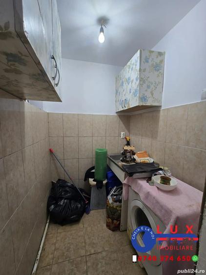 Apartament cu 3 camere semidecomandat în Neptun