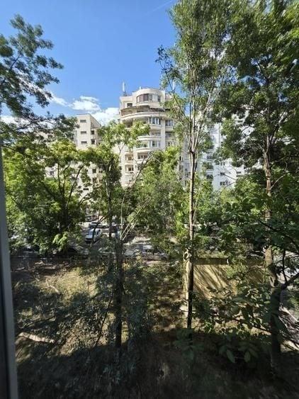 Garsonieră decomandată, mobilată în Unirii