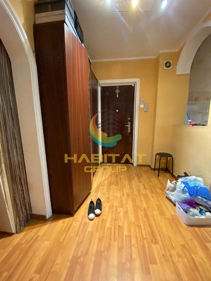 Apartament cu 3 camere decomandat, mobilat în Berceni