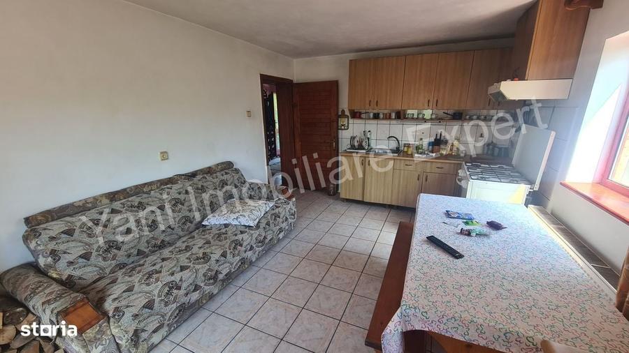 Casă cu 3 camere în Sboghițești